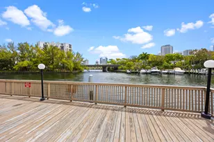 300 Diplomat Pkwy, Hallandale Beach, FL 33009 - Photo 24