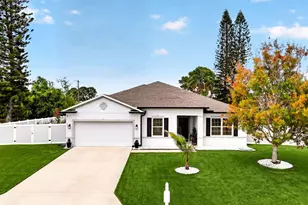 491 SE Lancaster Ave, Port Saint Lucie, FL 34984 - Photo 2