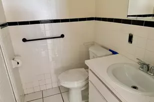 7105 NW 70th Ct, Tamarac, FL 33321 - Photo 10