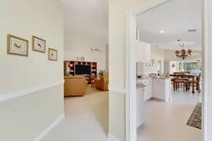 8558 SE Retreat Dr, Hobe Sound, FL 33455 - Photo 4