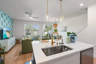 327 SE Halifax Ln, Stuart, FL 34994 - Photo 6