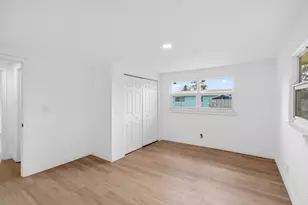 1537 E Breezy Ln, West Palm Beach, FL 33417 - Photo 6