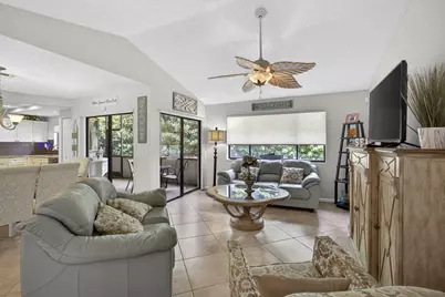 23 Lexington Lane W #B, Palm Beach Gardens, FL 33418 - Photo 20