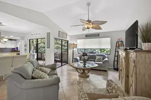 23 Lexington Ln W, Palm Beach Gardens, FL 33418 - Photo 20