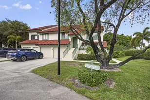 23 Lexington Ln W, Palm Beach Gardens, FL 33418 - Photo 2