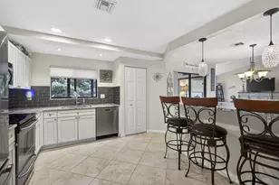 23 Lexington Ln W, Palm Beach Gardens, FL 33418 - Photo 22
