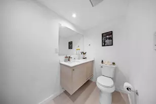 300 Bayview Dr, Sunny Isles Beach, FL 33160 - Photo 26