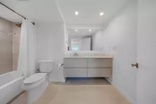 300 Bayview Dr, Sunny Isles Beach, FL 33160 - Photo 24