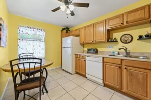 5725 Fernley Dr E, West Palm Beach, FL 33415 - Photo 4