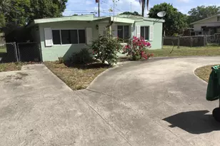 364 Johnston St, Fort Pierce, FL 34982 - Photo 1