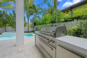 291 Summa St, West Palm Beach, FL 33405 - Photo 14