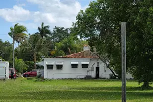 145 SW 3rd Ave, Florida City, FL 33034 - Photo 2