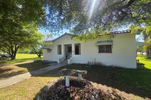 145 SW 3rd Ave, Florida City, FL 33034 - Photo 2