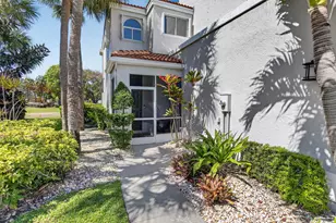 10530 Lake Vista Cir, Boca Raton, FL 33498 - Photo 2