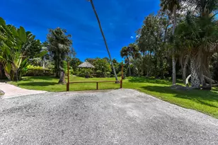 3646 S Jenkins Rd, Fort Pierce, FL 34981 - Photo 28