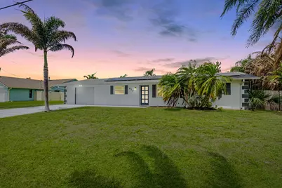 417 SE Verada Avenue, Port Saint Lucie, FL 34983 - Photo 1