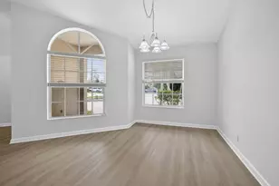 103 Oxford Ct, Royal Palm Beach, FL 33411 - Photo 12