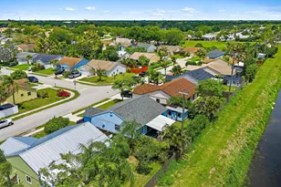 141 Rosewood Cir, Jupiter, FL 33458 - Photo 42
