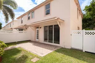 8065 Murano Cir, Palm Beach Gardens, FL 33418 - Photo 30