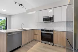 1770 S Young Cir, Hollywood, FL 33020 - Photo 18
