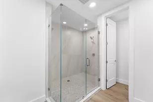 180 Lake Dr, Palm Beach Shores, FL 33404 - Photo 12