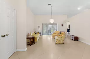 132 Kings Way, Royal Palm Beach, FL 33411 - Photo 4