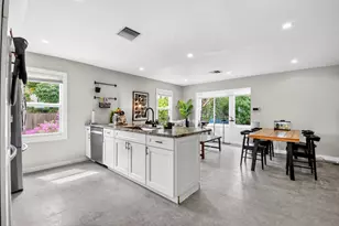 702 Forest Hill Blvd, West Palm Beach, FL 33405 - Photo 2