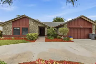 21074 Shady Vista Ln, Boca Raton, FL 33428 - Photo 2