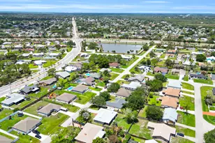 1333 SE Bayharbor St, Port Saint Lucie, FL 34983 - Photo 42