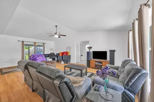 1333 SE Bayharbor St, Port Saint Lucie, FL 34983 - Photo 6
