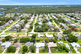 1333 SE Bayharbor St, Port Saint Lucie, FL 34983 - Photo 38