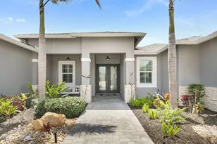508 SW Bradshaw Cir, Port Saint Lucie, FL 34953 - Photo 2
