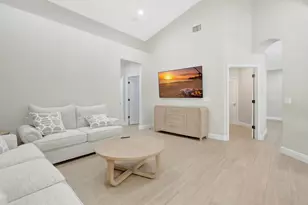 1050 Delray Lakes Dr, Delray Beach, FL 33444 - Photo 14