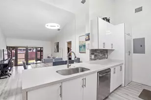 3414 Freedom Dr, Hollywood, FL 33021 - Photo 2