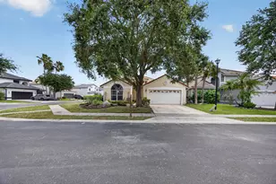 10870 Old Bridgeport Ln, Boca Raton, FL 33498 - Photo 2