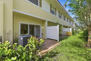 2423 NW 31st Ct, Oakland Park, FL 33309 - Photo 36