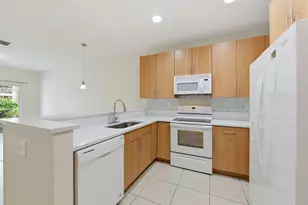 2423 NW 31st Ct, Oakland Park, FL 33309 - Photo 18
