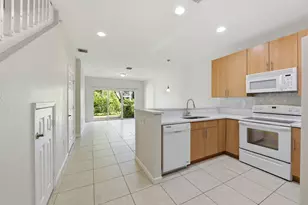 2423 NW 31st Ct, Oakland Park, FL 33309 - Photo 14