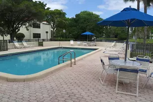 2309 S Cypress Bend Dr S, Pompano Beach, FL 33069 - Photo 2