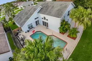 9 Meadows Park Ln, Boynton Beach, FL 33436 - Photo 2