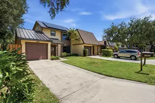 1001 Raintree Ln, Palm Beach Gardens, FL 33410 - Photo 2