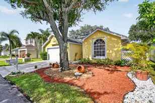 1033 W Fairfax Cir W, Boynton Beach, FL 33436 - Photo 1