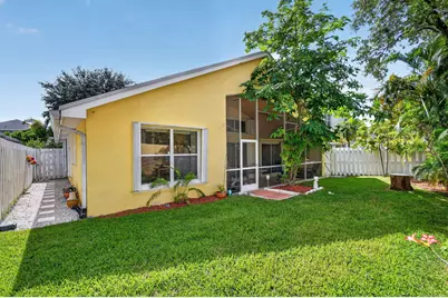 1033 Fairfax Circle W, Boynton Beach, FL 33436 - Photo 36