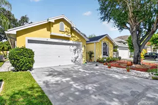 1033 W Fairfax Cir W, Boynton Beach, FL 33436 - Photo 2