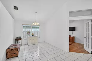 1033 W Fairfax Cir W, Boynton Beach, FL 33436 - Photo 8