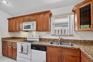 1033 W Fairfax Cir W, Boynton Beach, FL 33436 - Photo 14