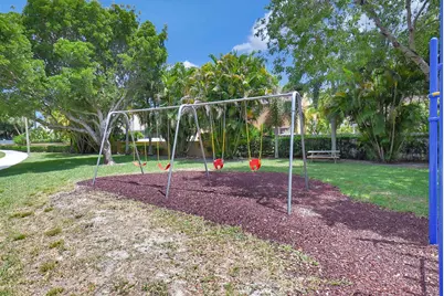 1033 Fairfax Circle W, Boynton Beach, FL 33436 - Photo 44