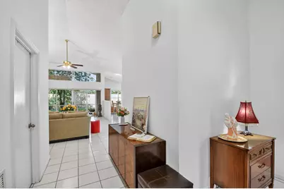 1033 Fairfax Circle W, Boynton Beach, FL 33436 - Photo 4