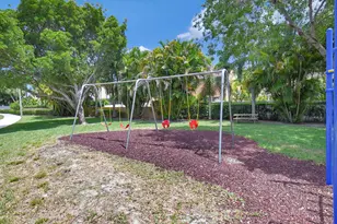 1033 W Fairfax Cir W, Boynton Beach, FL 33436 - Photo 44