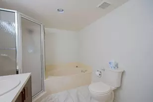 102 Half Moon Cir, Hypoluxo, FL 33462 - Photo 16